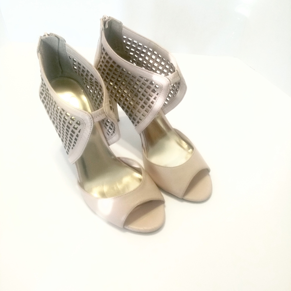 Jessica Simpson open toe cream high heels size 9